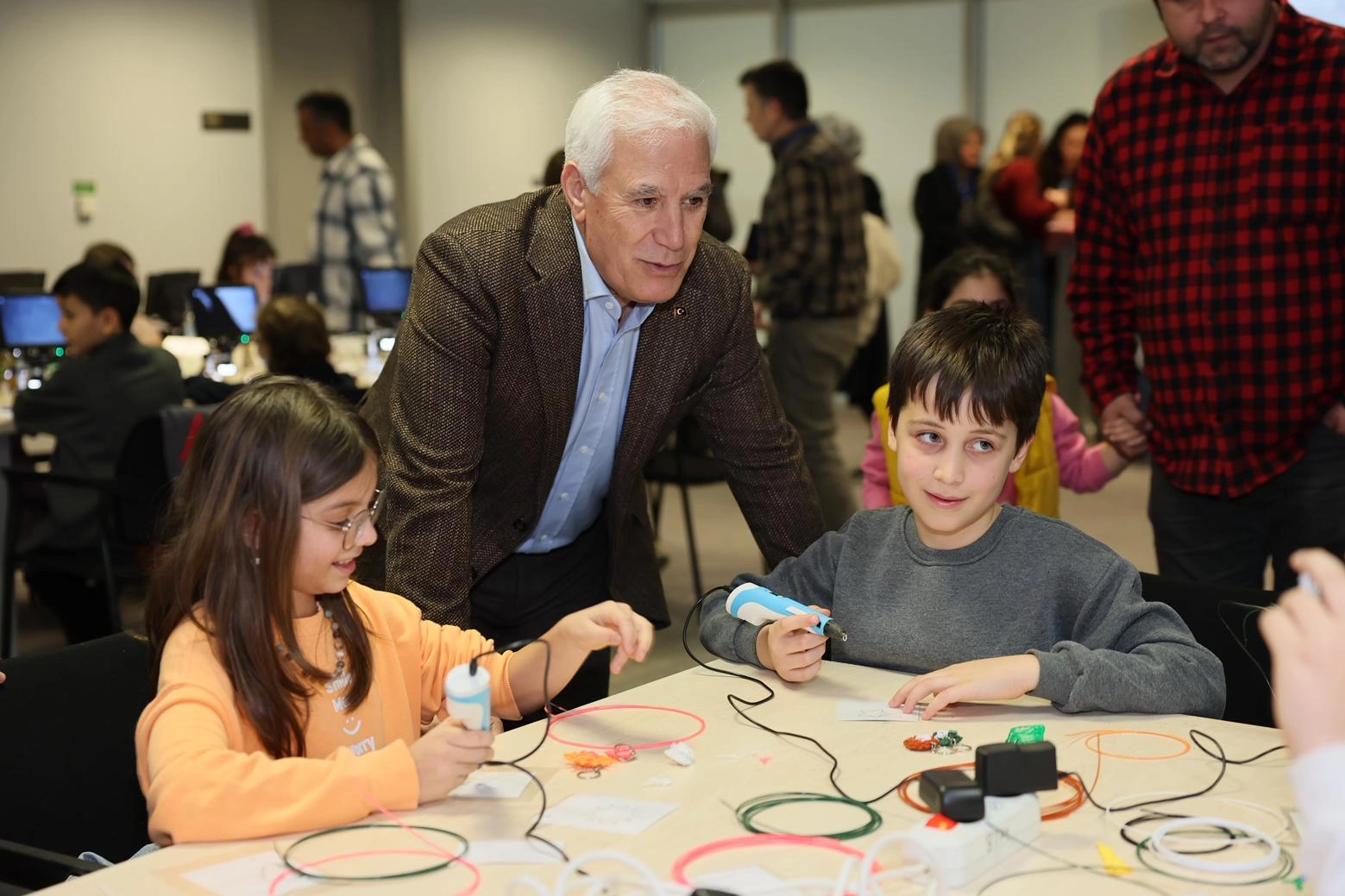 Bursa'da gen&ccedil;ler bilimle buluştu