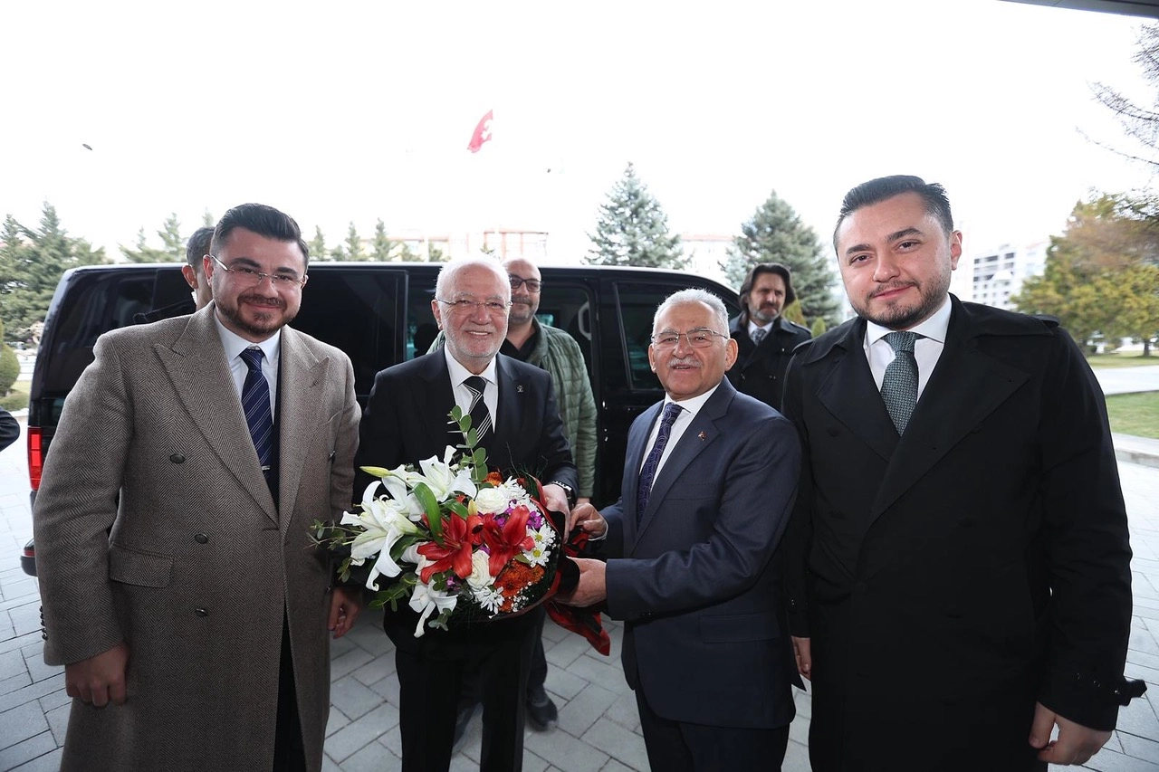 Mustafa Elitaş'tan Kayseri'de ulaşım yatırımlarına destek