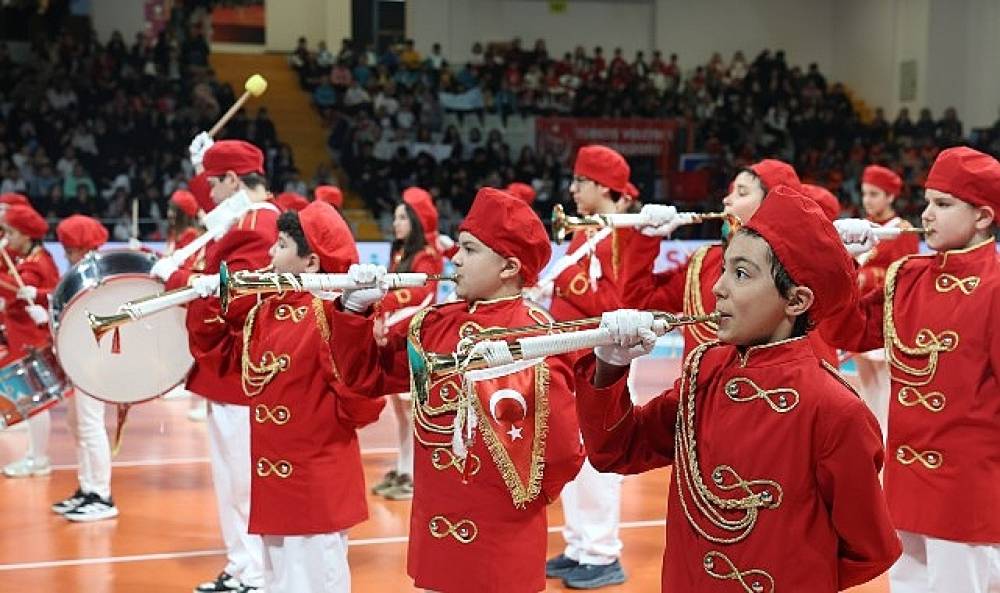 Nil&uuml;fer'de spor coşkusu