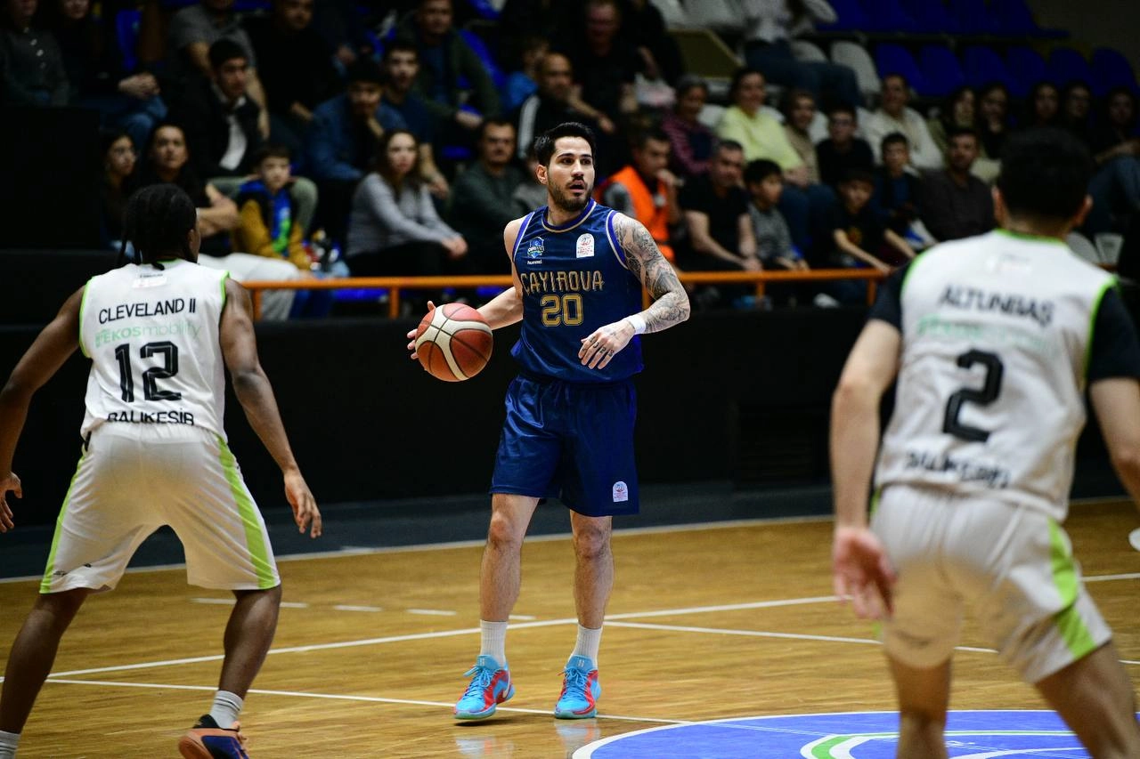 &Ccedil;ayırova Balıkesir potasından galibiyetle d&ouml;nd&uuml;