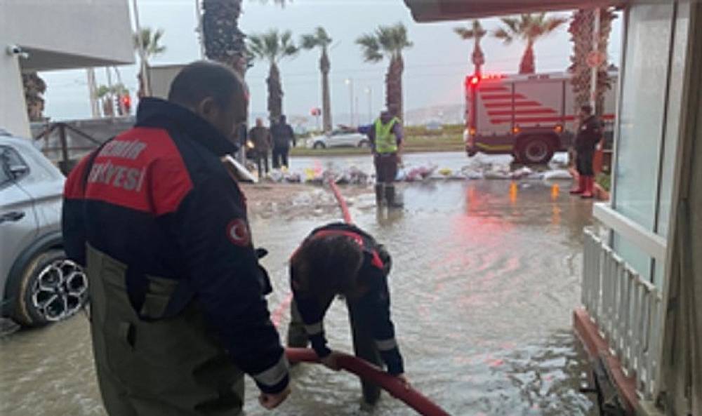 İzmir'de 50 yılda bir g&ouml;r&uuml;len meteorolojik tablo