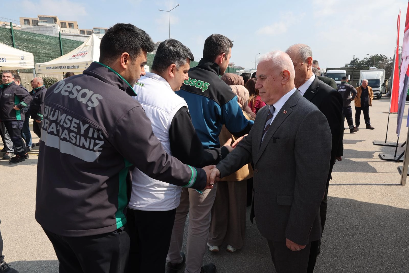 Bursa B&uuml;y&uuml;kşehir ailesi bayramlaştı