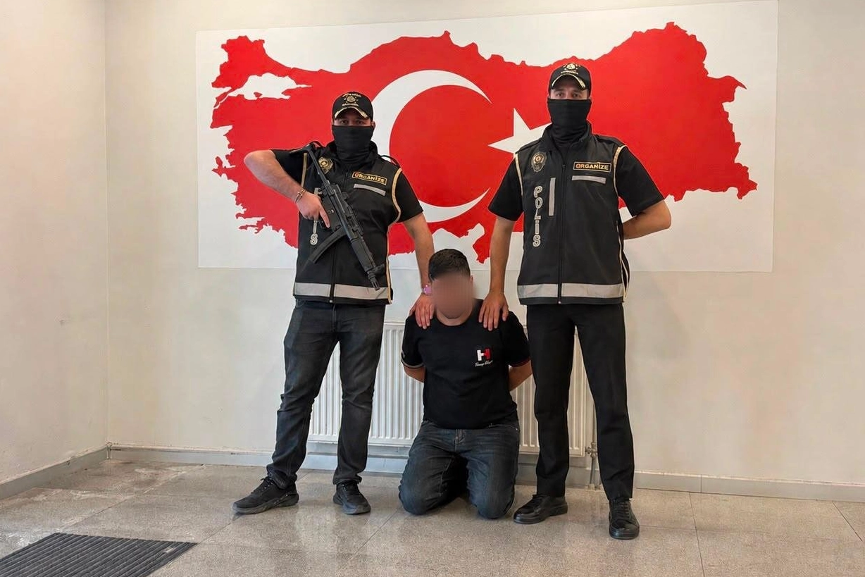 Aranan ş&uuml;pheli Bak&uuml;&rsquo;de yakalandı!