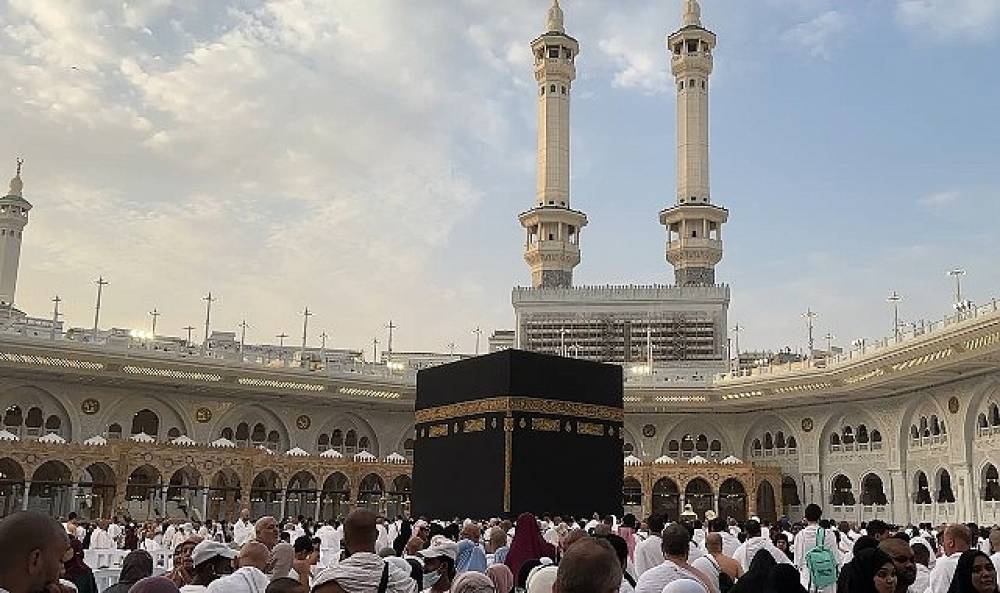 Konya B&uuml;y&uuml;kşehir'in Umre &Ouml;d&uuml;ll&uuml; Siyer Yarışması'nın İlk Kafilesi Kutsal Topraklardan D&ouml;nd&uuml;