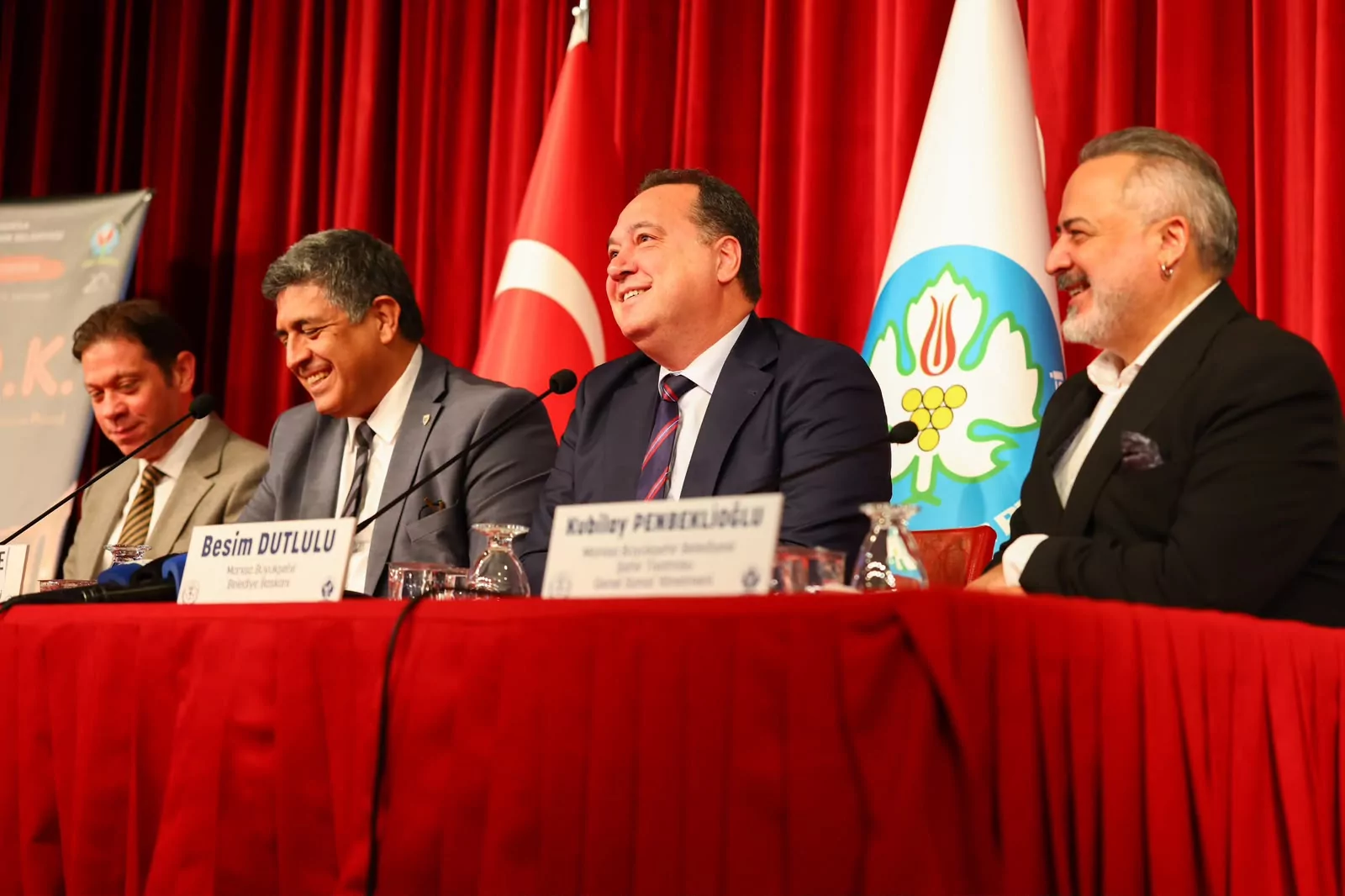 Manisa Şehir Tiyatrosu 20. yıla &lsquo;G.D.K.&rsquo; ile perde a&ccedil;ıyor