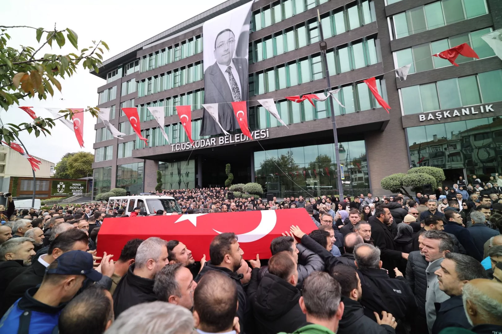 &Uuml;sk&uuml;dar, D&uuml;ndar Ziya G&uuml;ltekin&rsquo;e veda etti