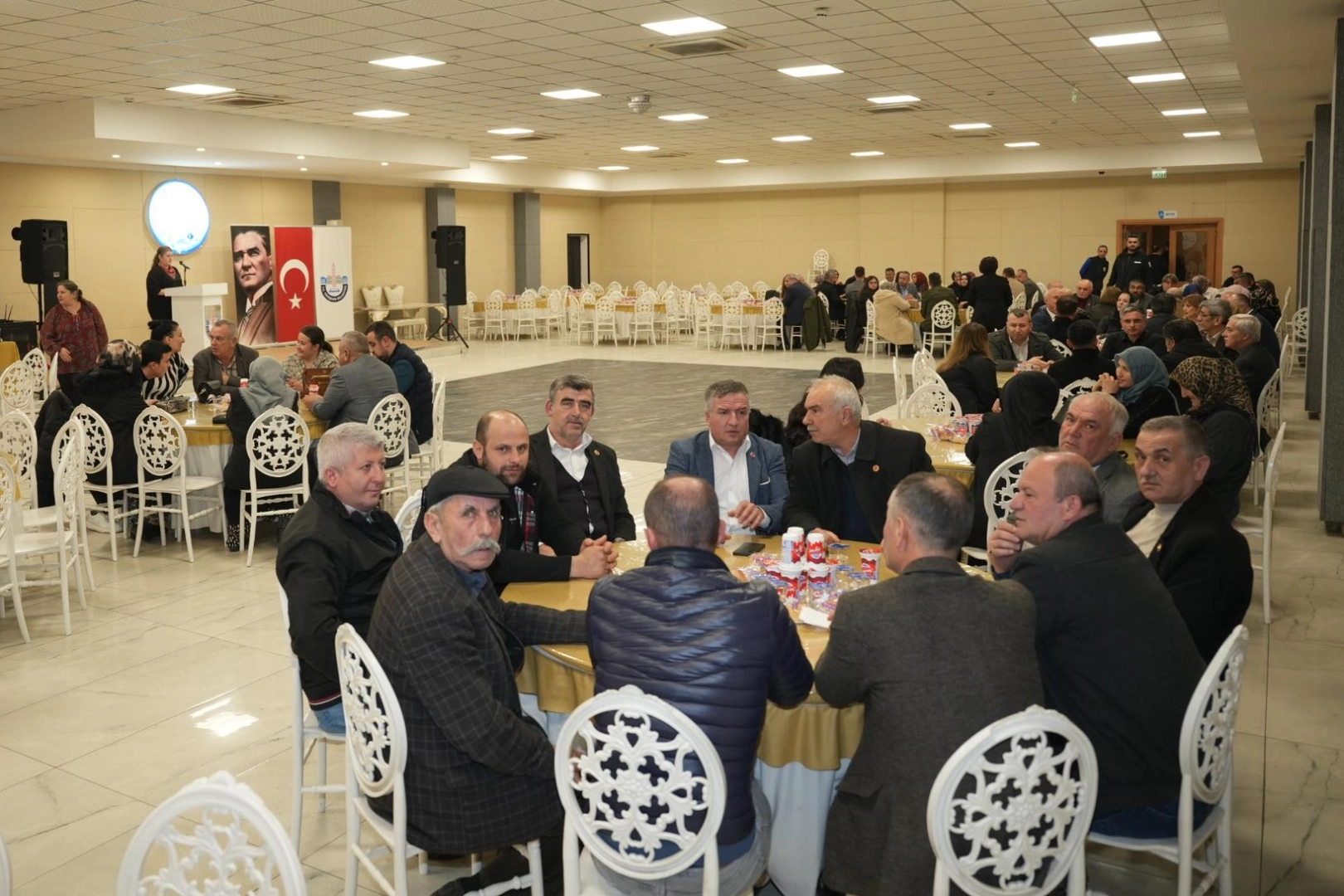 Bursa Yenişehir&rsquo;de muhtarlarla dayanışma yemeği