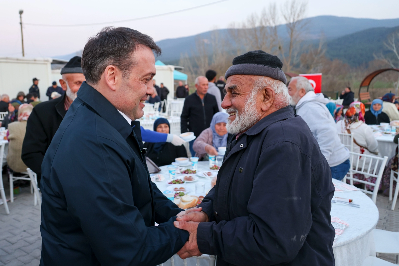 Bilecik'te Vali S&ouml;zer&rsquo;den yangınzedelere anlamlı destek