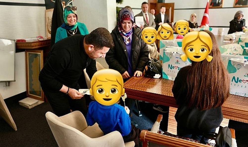 Rasim Amcalarından Nevşehirli &Ccedil;ocuklara &ldquo;Bayramcalık"