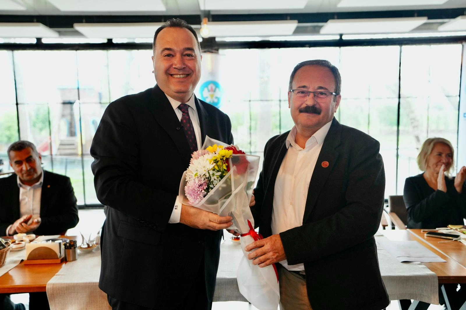 Başkan Dutlulu Akhisar&rsquo;da projeleri a&ccedil;ıkladı