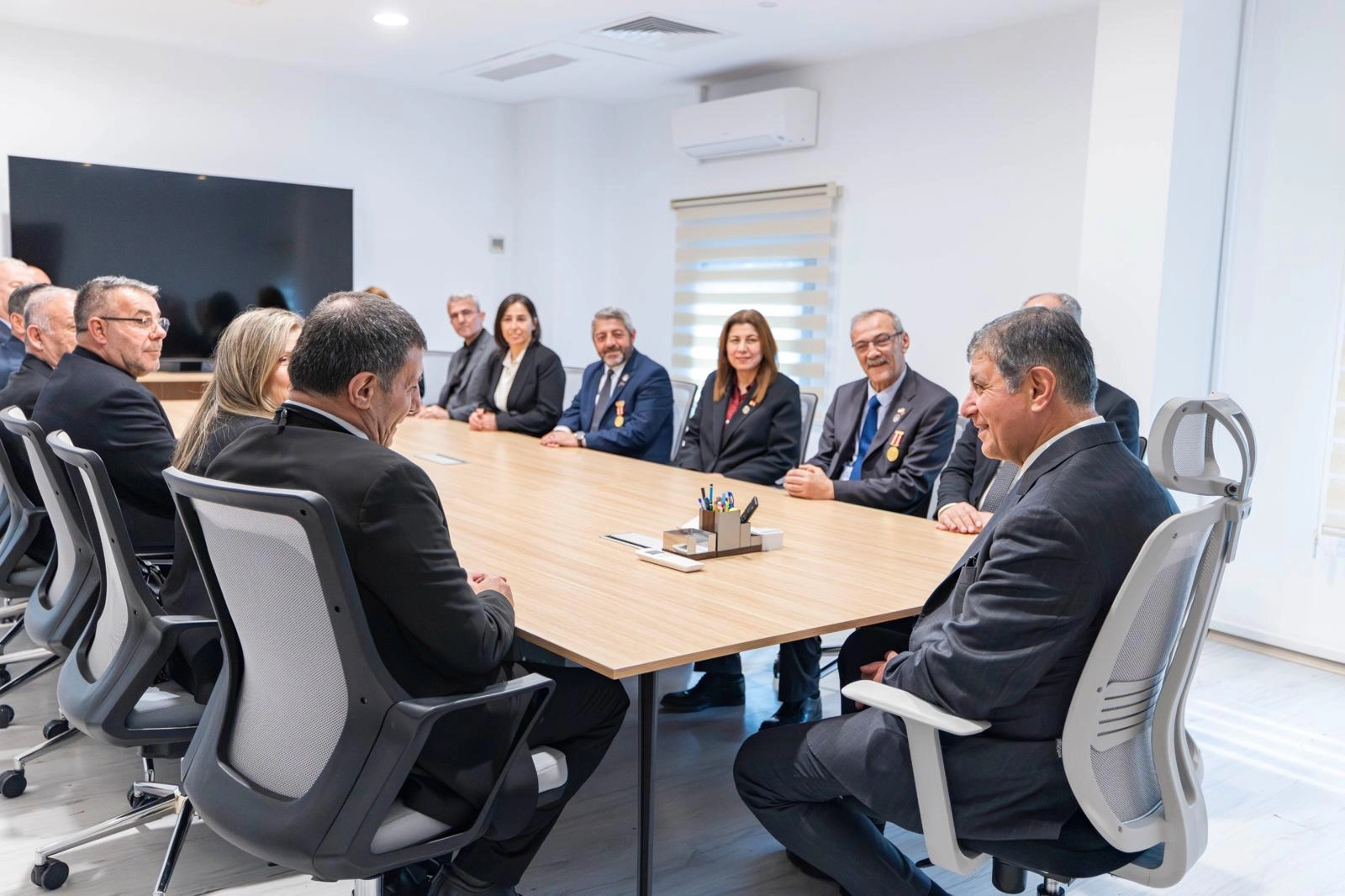 İzmir'de şehit aileleri derneklerinden Başkan Tugay&rsquo;a ziyaret