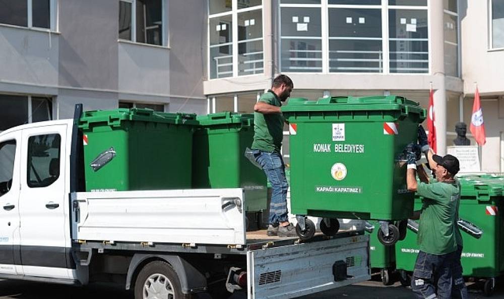 Konak'ın sokakları yeni konteynerlerine kavuştu