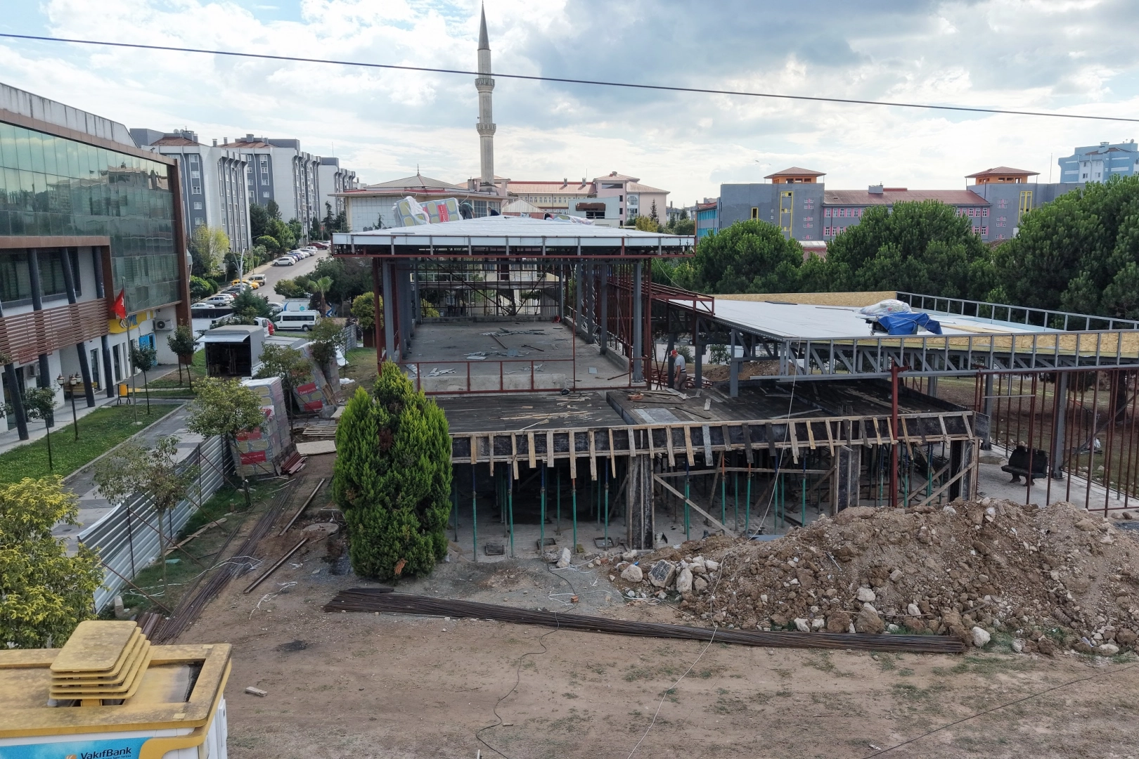 &Ccedil;ayırova'da yeni kitap kahve y&uuml;kseliyor