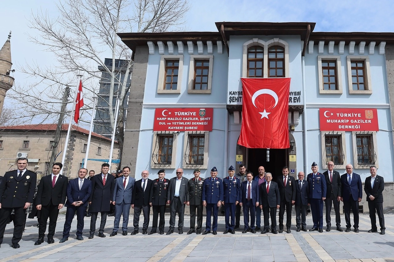Kayseri B&uuml;y&uuml;kşehir &Ccedil;anakkale şehitlerini unutmadı