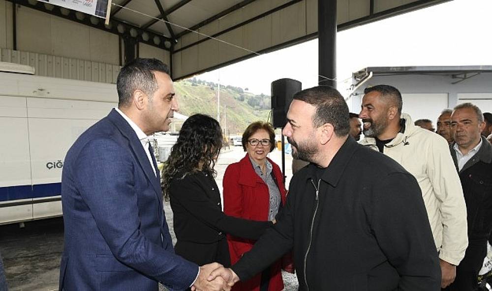 Başkan Yıldız'dan Personelle Bayramlaşma