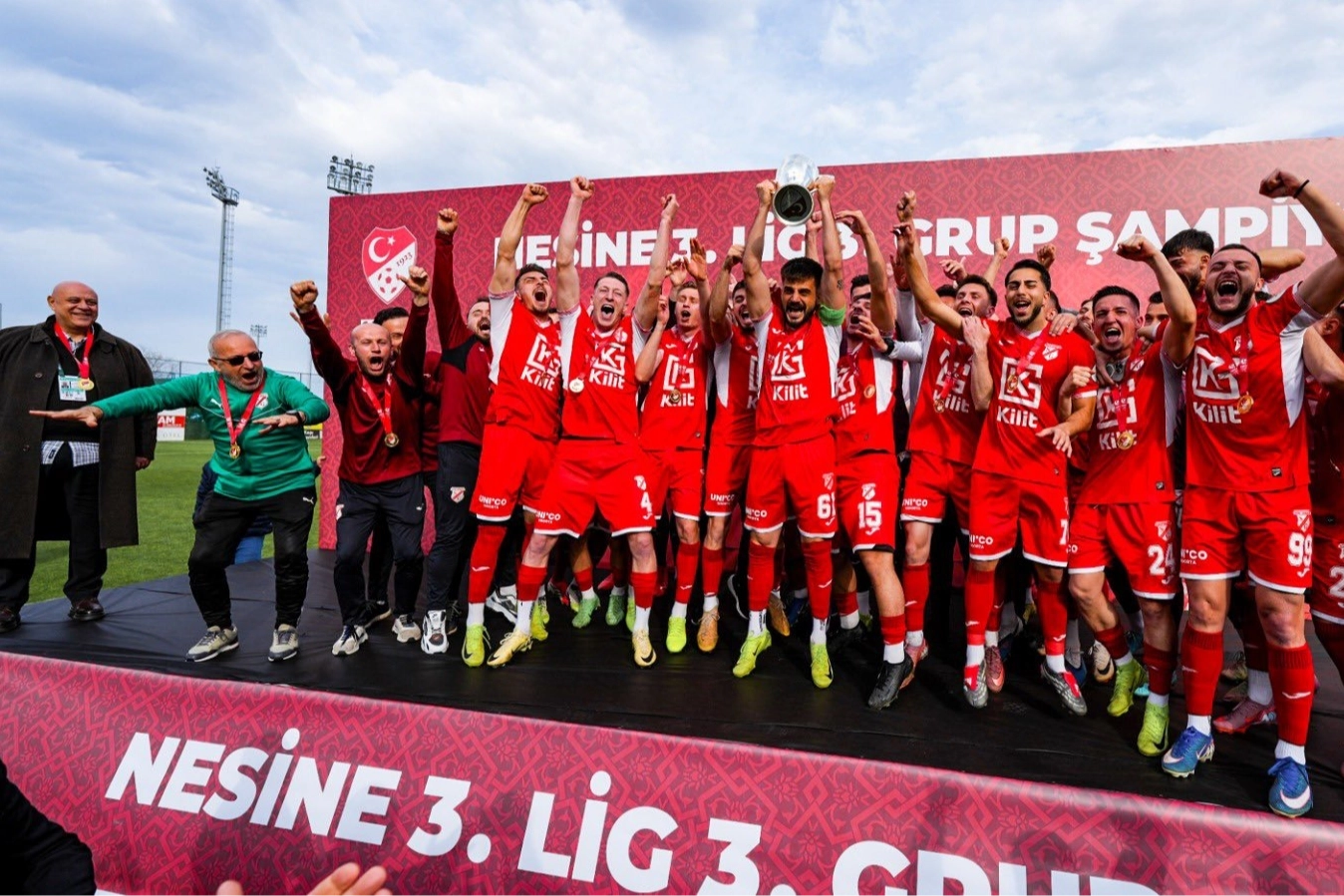 Sebat Gen&ccedil;lik Spor şampiyonluk kupasına kavuştu