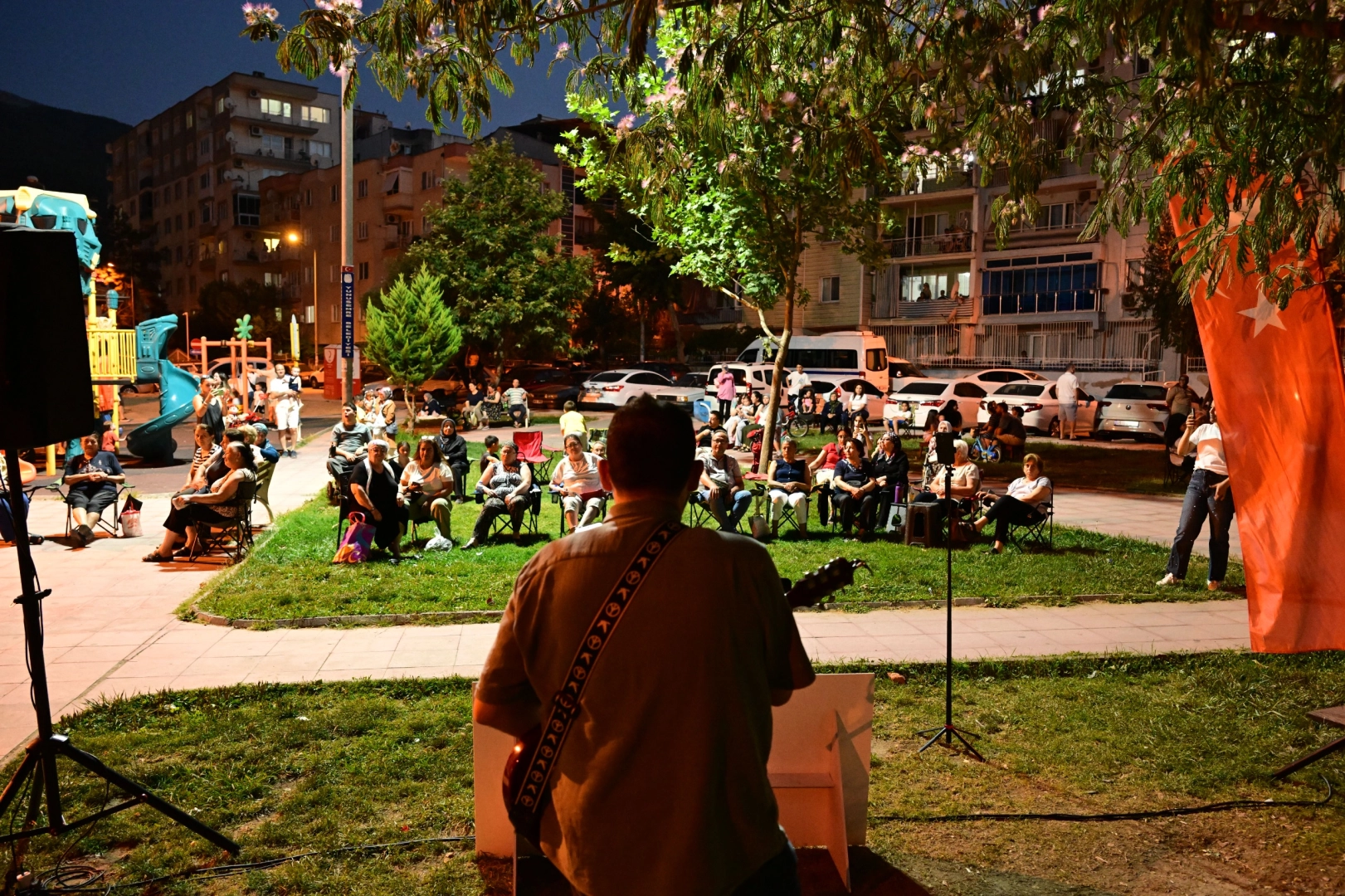 Manisa'da akustik yaz akşamları ile m&uuml;zik ziyafeti