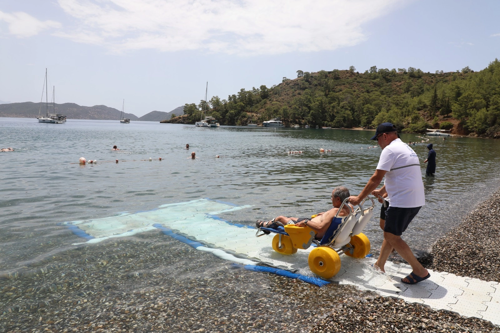 Muğla&rsquo;da engelsiz deniz keyfi