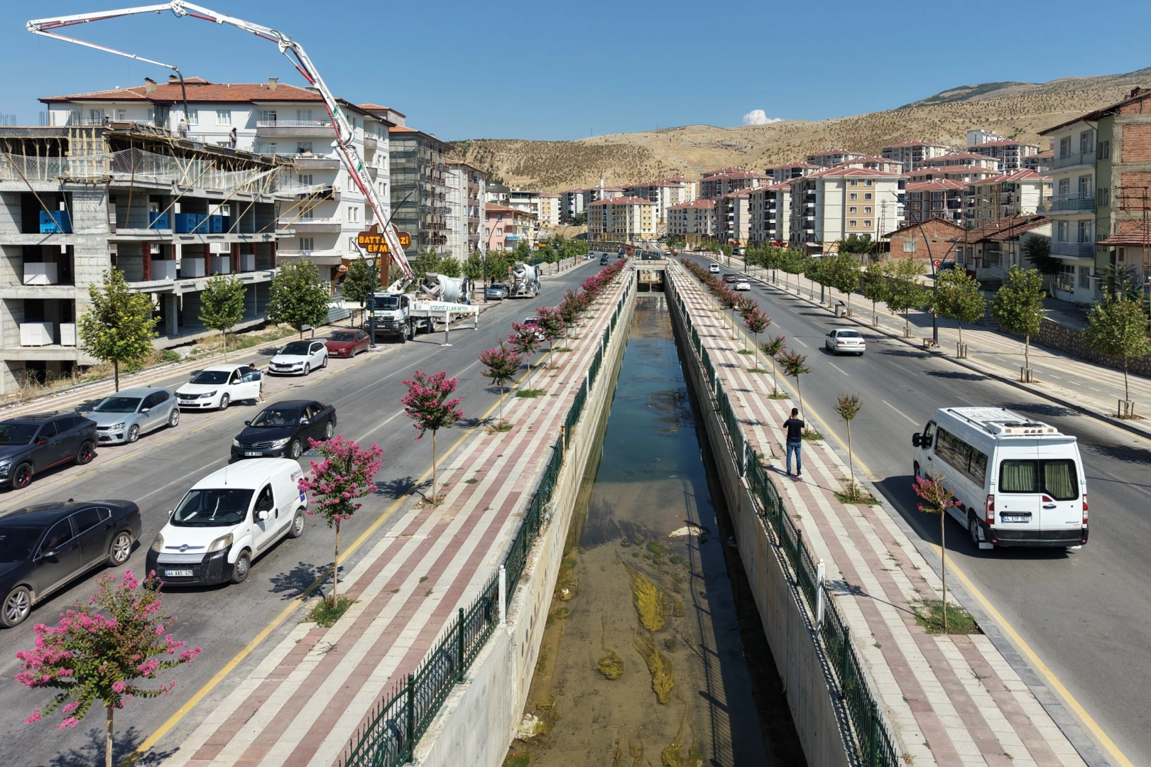 Malatya'da yeşil alanlar peyzajla g&uuml;zelleşiyor