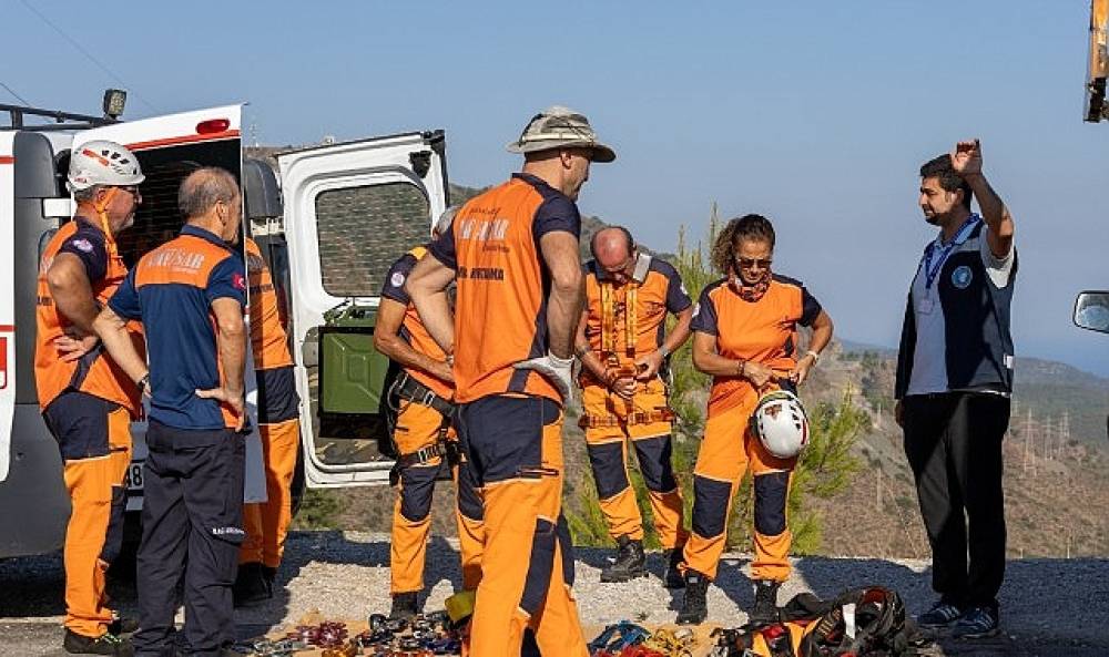 Sarp yama&ccedil;lardan 2 ton atık toplandı