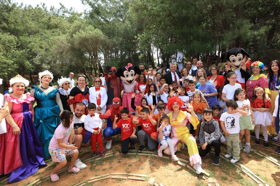 İzmir G&uuml;zelbah&ccedil;e 23 Nisan'a hazır