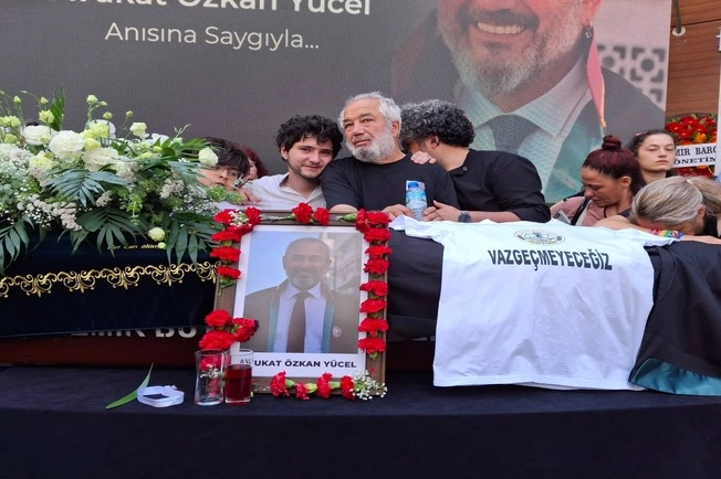 İzmir Barosu eski başkanı &Ouml;zkan Y&uuml;cel'e h&uuml;z&uuml;nl&uuml; veda