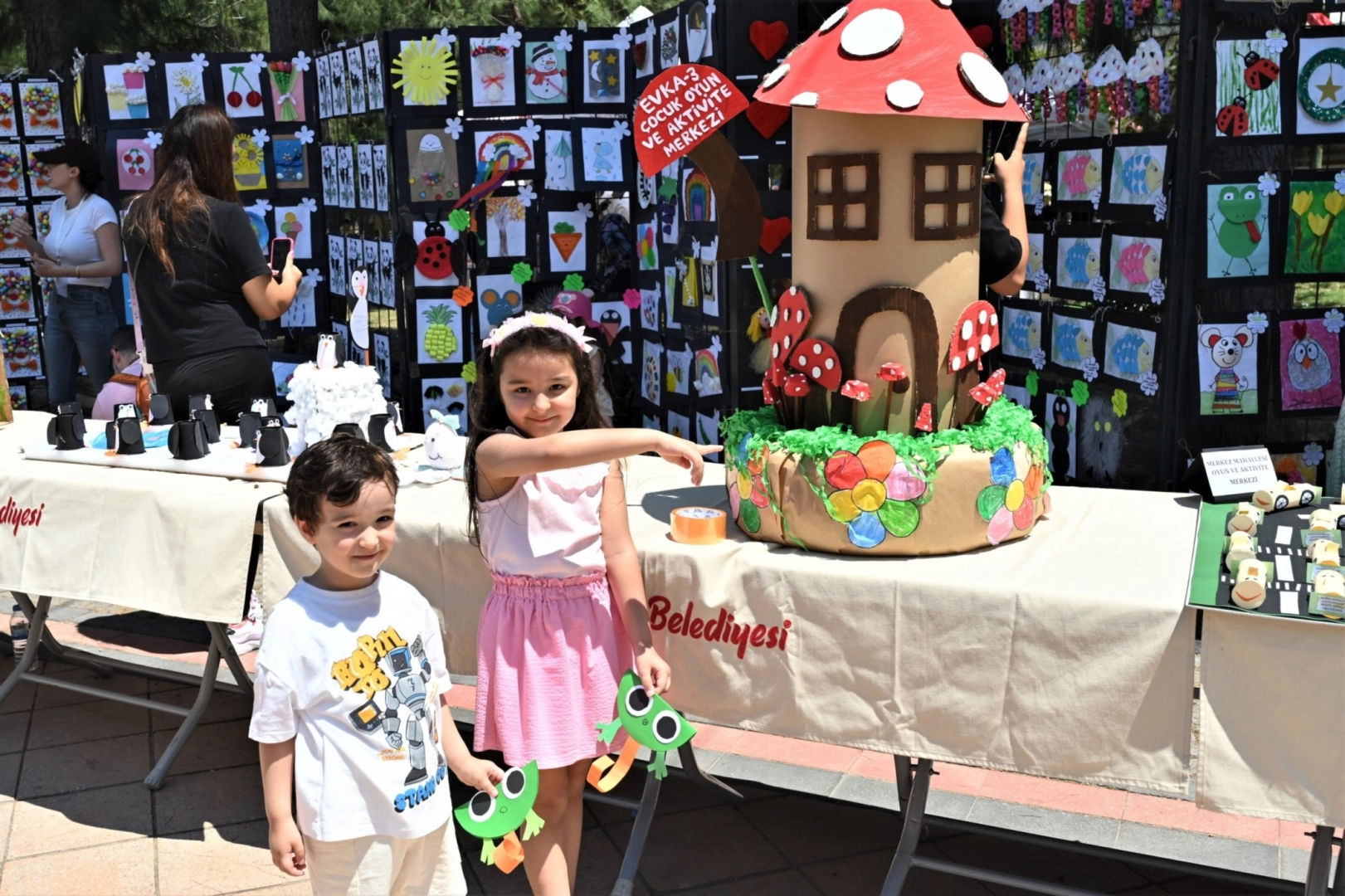 İzmir Bornova'da miniklerin b&uuml;y&uuml;k sergisi