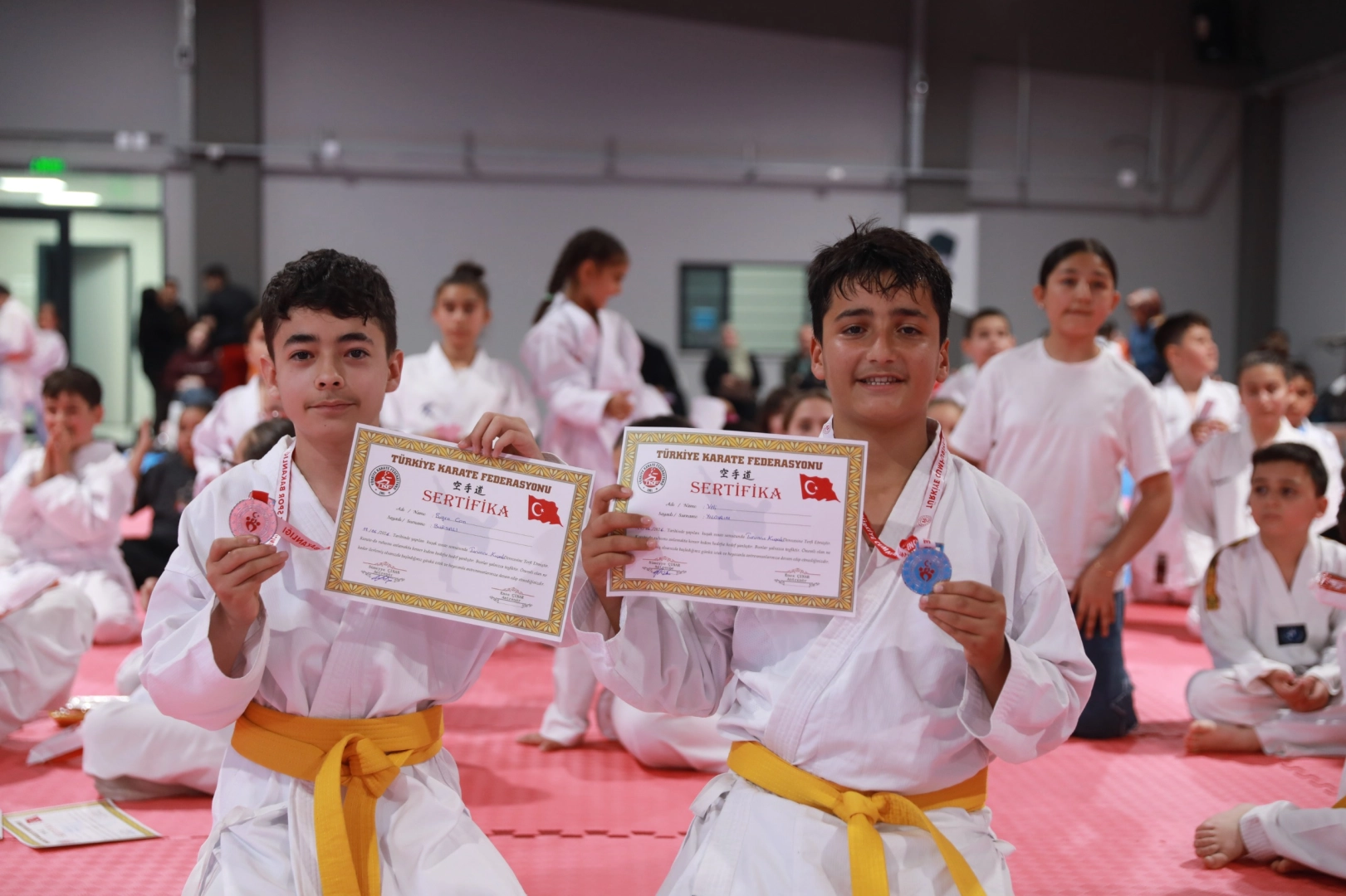 Ankara Ke&ccedil;i&ouml;ren&rsquo;in sporcuları Karate Kuşak Sınavında ter d&ouml;kt&uuml;