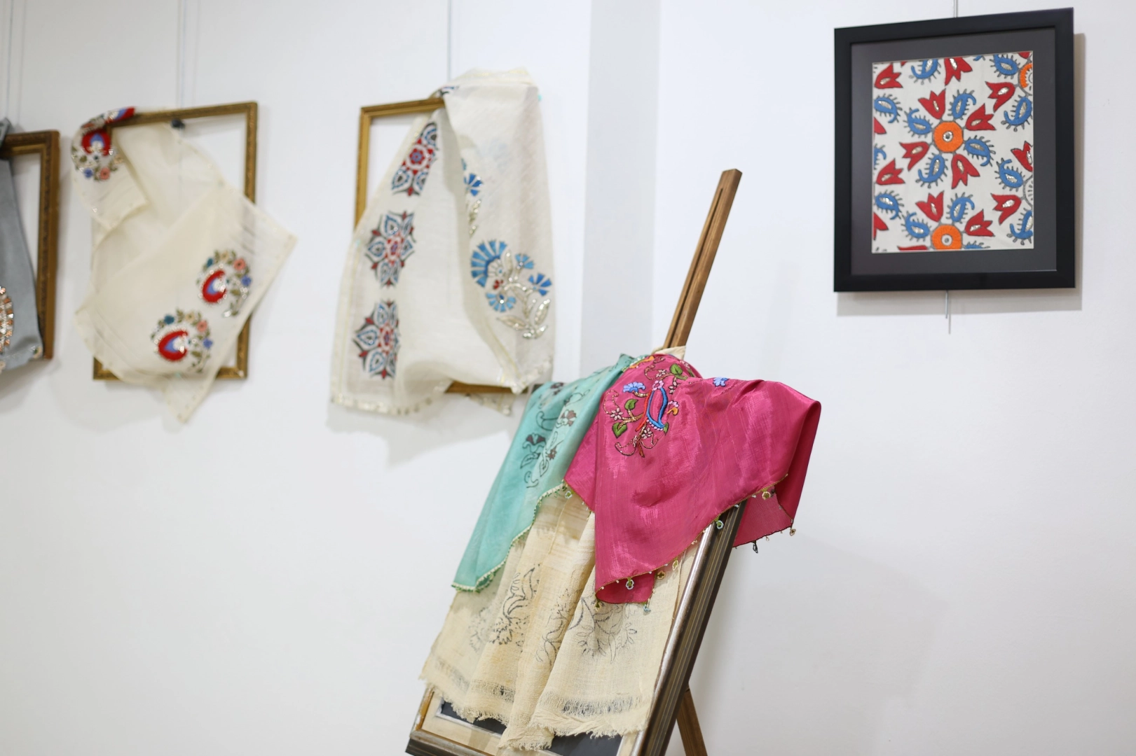 'Gelenekselden G&uuml;n&uuml;m&uuml;ze Dokunuşlar' Karabağlar&rsquo;da hayat buldu