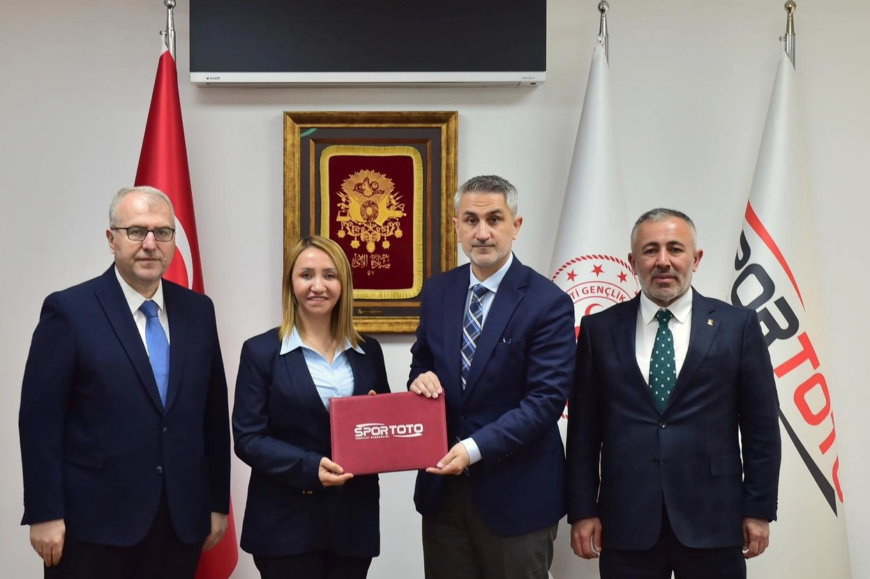 Bilecik Pazaryeri spor yatırımlarıyla gen&ccedil;liğe hazırlanıyor