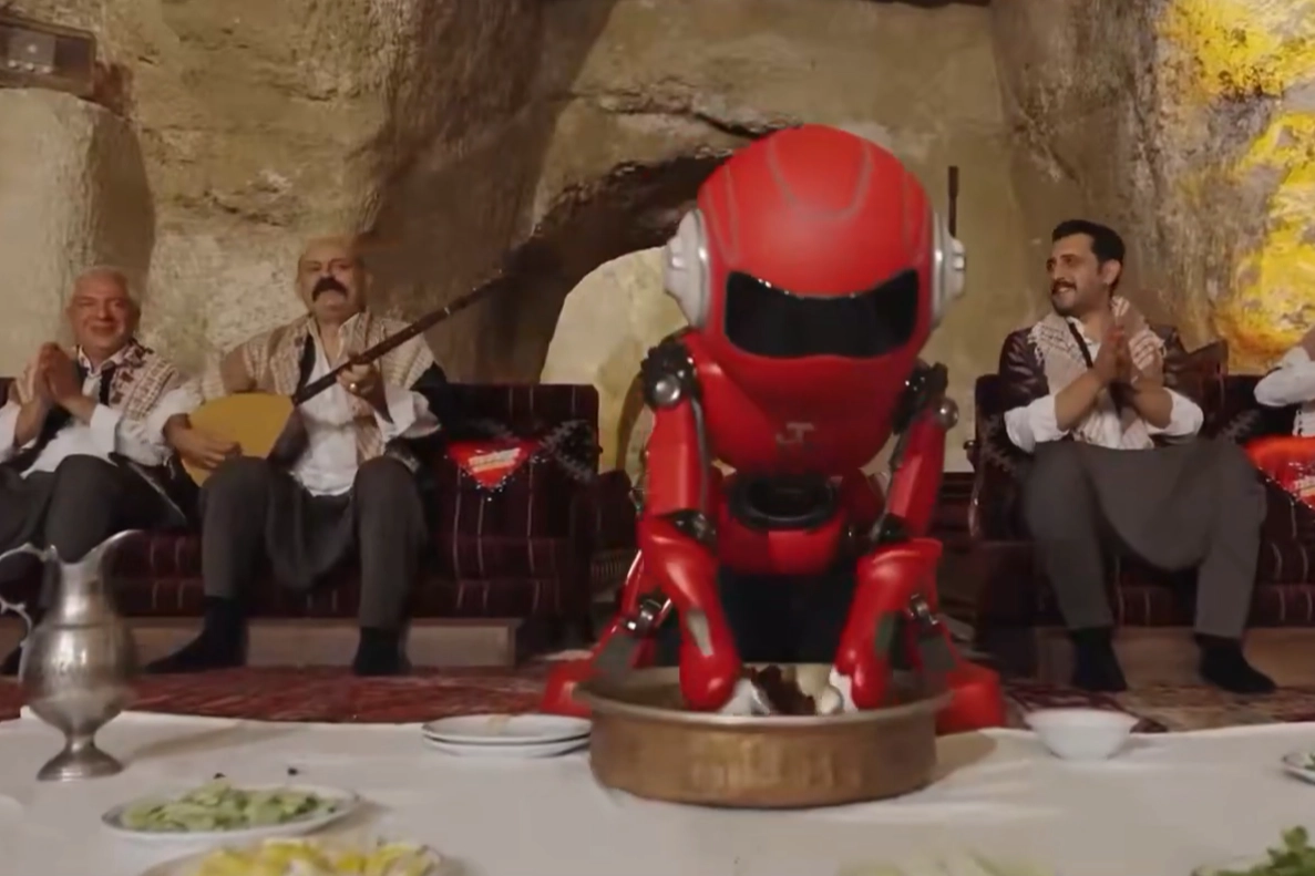 TEKNOFEST heyecanı Şanlıurfa&rsquo;da başlıyor... Robot &ccedil;iğ k&ouml;fteyi yoğurmaya başladı!
