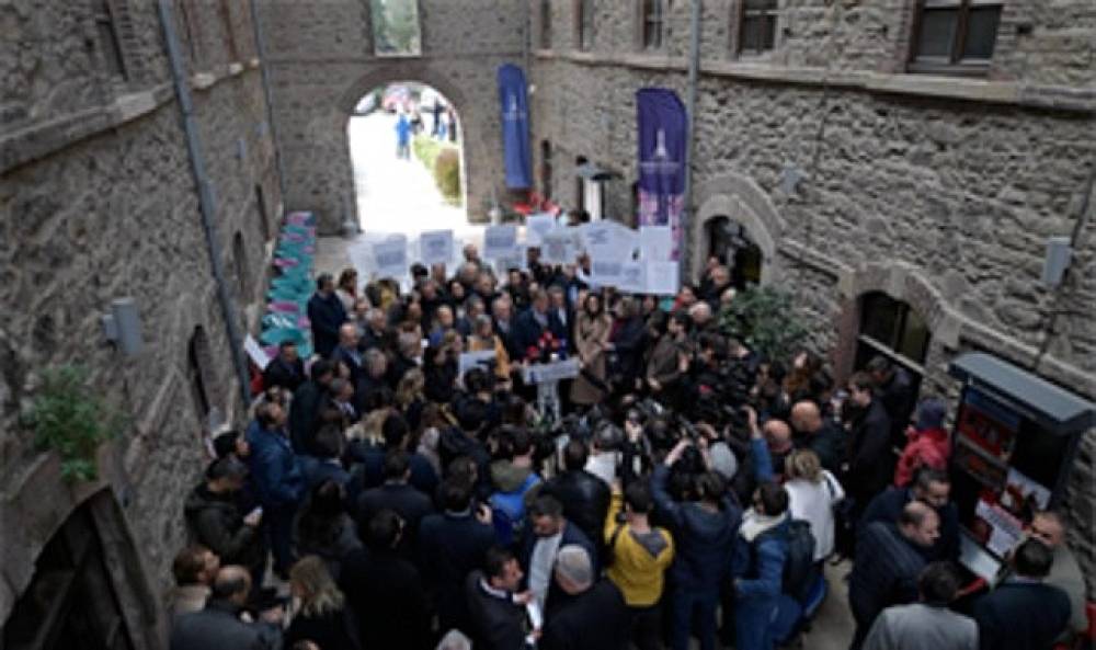 Başkan Tugay: M&uuml;saade edin hukuki s&uuml;re&ccedil; tamamlansın