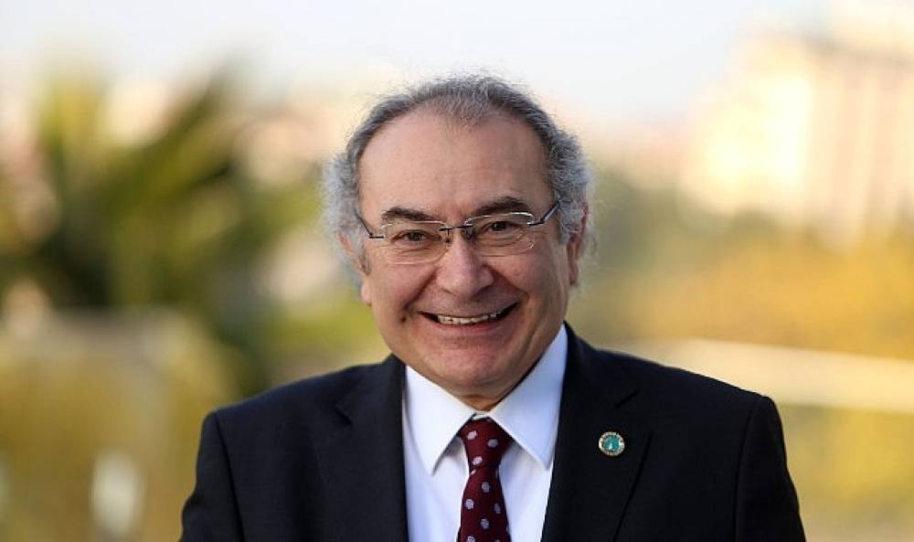 Prof. Dr. Nevzat Tarhan:  &ldquo;Sıradan şeylerden mutlu olmak, basit ama anlamlı bir yaşam tarzı s&uuml;rmek, uzun &ouml;mr&uuml;n sırrıdır!"