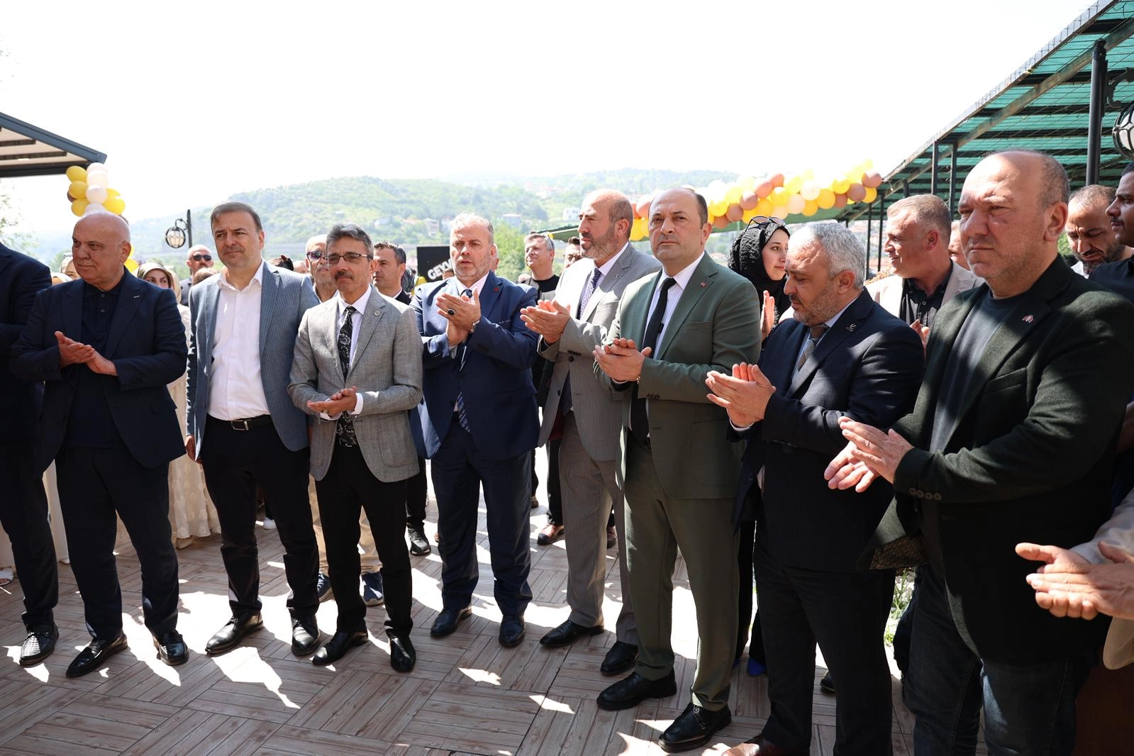 Sakarya Geyve'de Nehir Cafe hizmete a&ccedil;ıldı