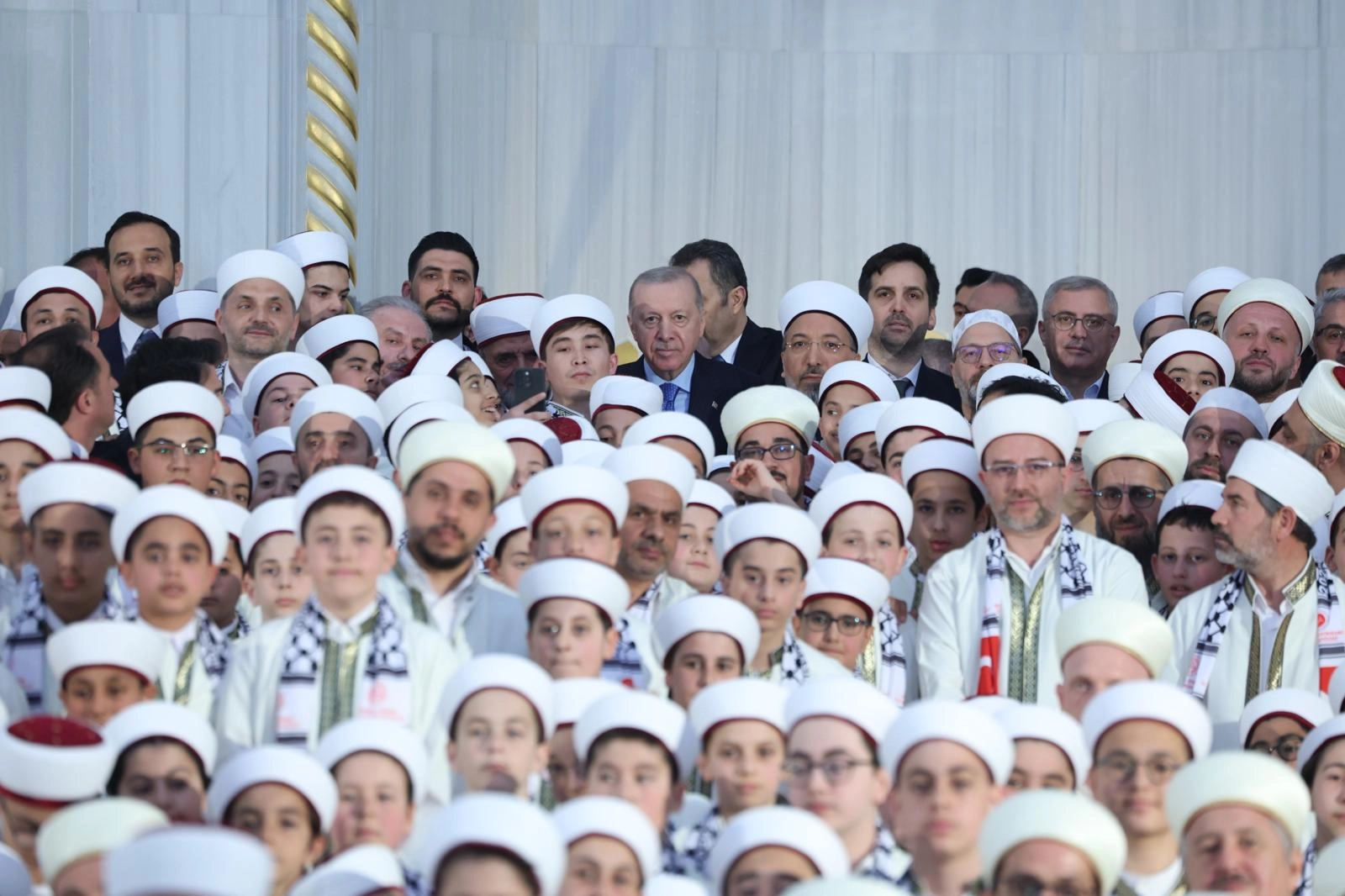 &Ccedil;amlıca Camii&rsquo;nde 333 &ouml;ğrenci hafızlık icazetini aldı