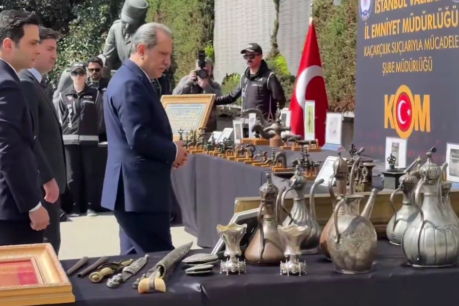 İstanbul&rsquo;da tarihi eser operasyonu: 12 g&ouml;zaltı