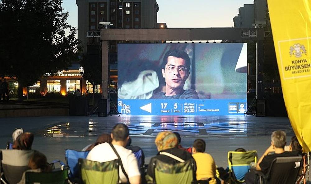 Konya B&uuml;y&uuml;kşehir'in "Sinema Akşamları" Konyalıları A&ccedil;ık Havada Buluşturuyor