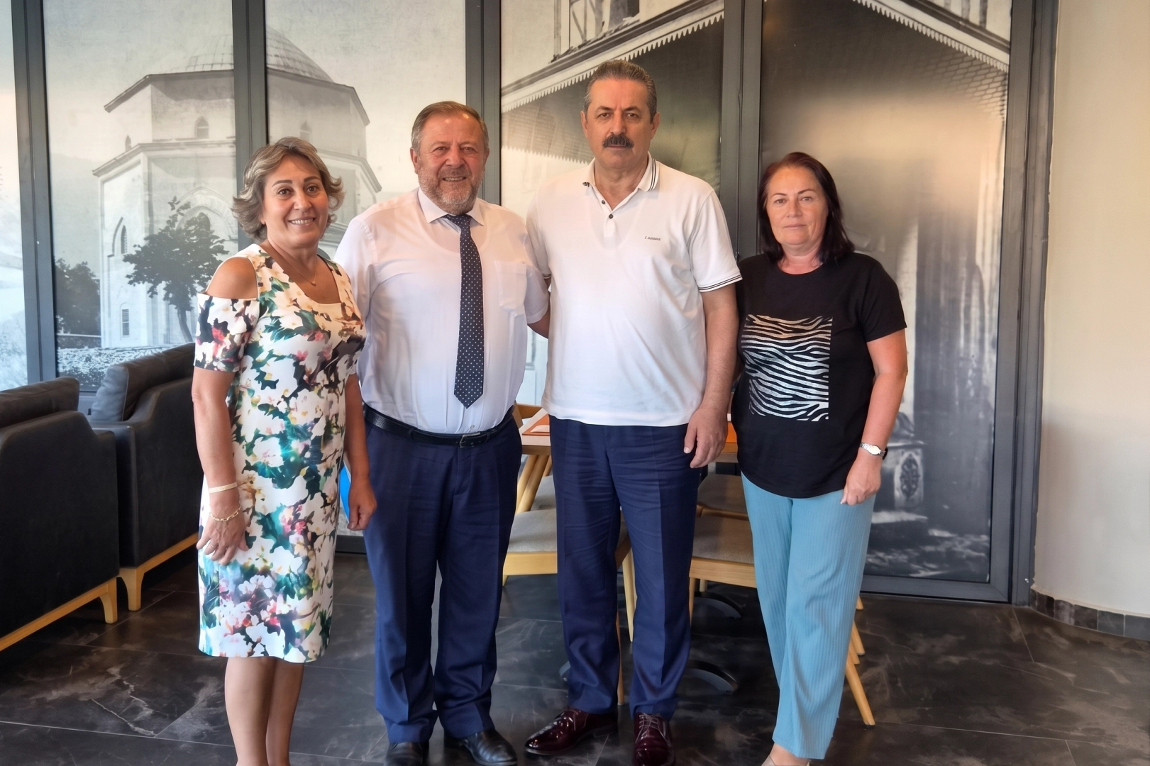 Faruk &Ccedil;elik&rsquo;e T&Uuml;ED Uludağ&rsquo;dan teşekk&uuml;r