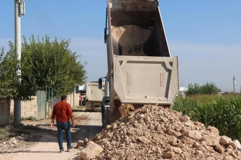 Harran&rsquo;da 10 kilometrelik grup yolunda yoğun mesai