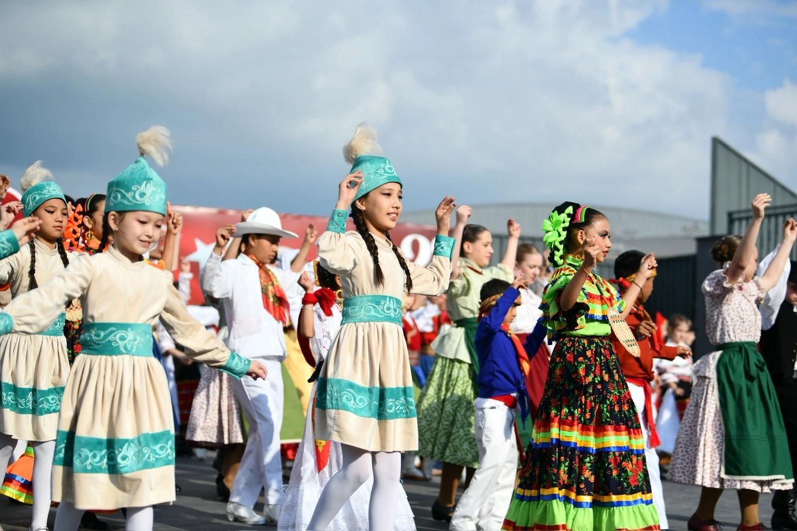 Balıkesir'de kardeşlik r&uuml;zgarı