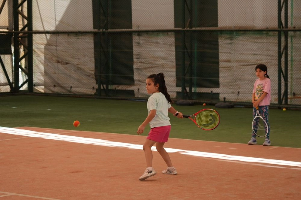 Diyarbakır&rsquo;da tenis kortlarına yoğun ilgi