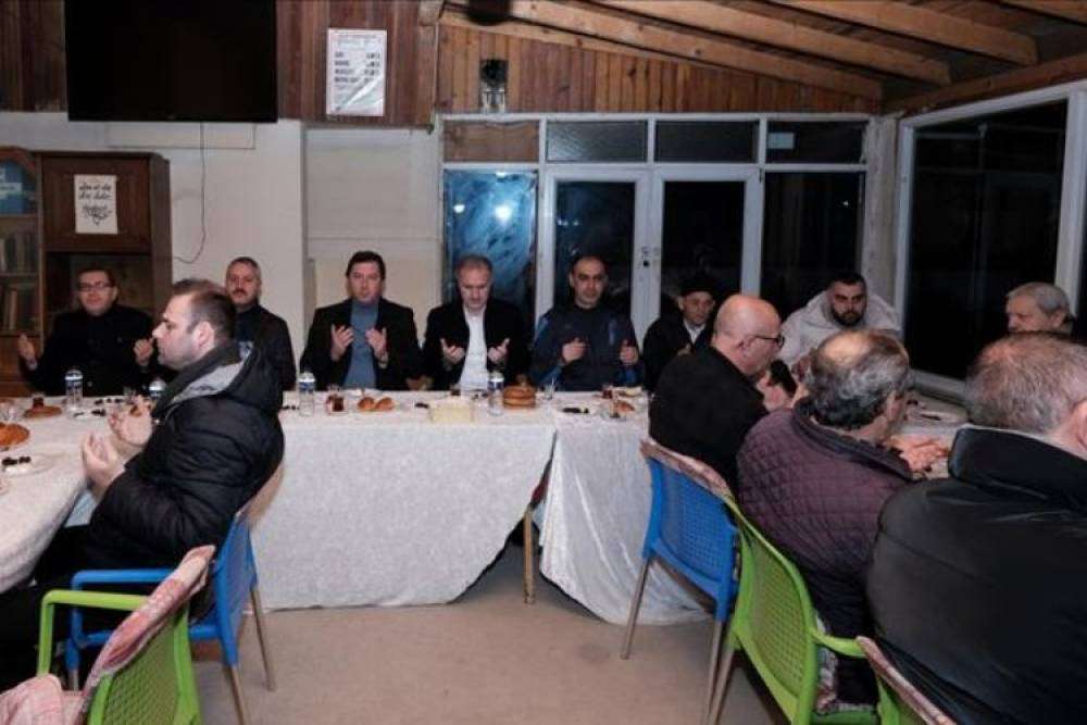 Bursa İneg&ouml;l'de bereket sofrası Cuma sakinleriyle kuruldu