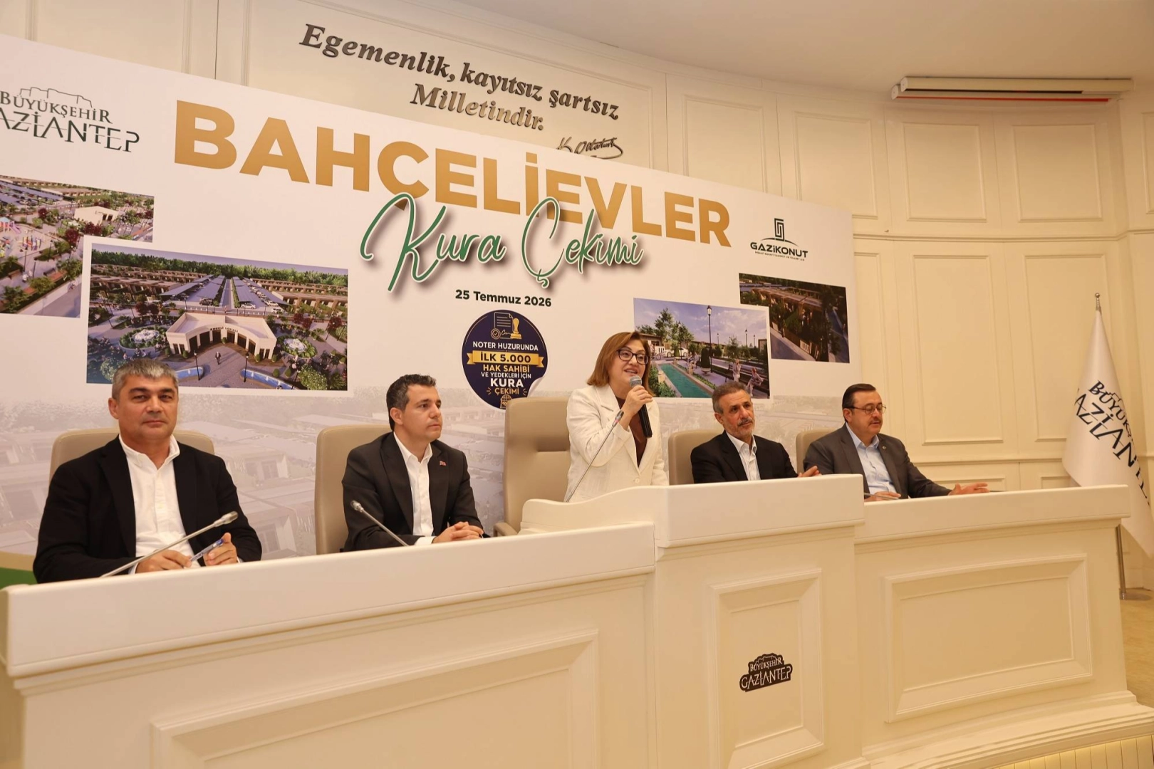 Gaziantep Bah&ccedil;elievler'de kura heyecanı