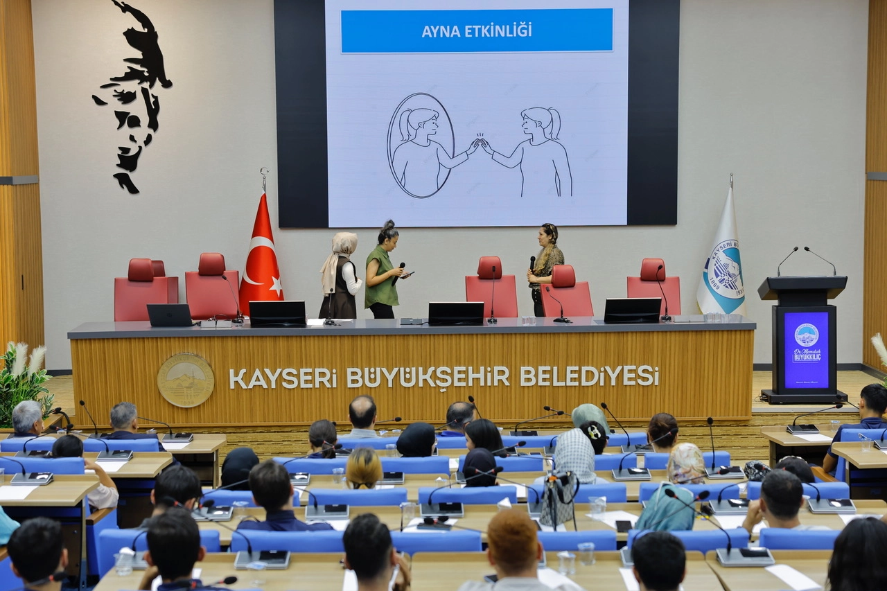 Kayseri B&uuml;y&uuml;kşehir'den aile semineri