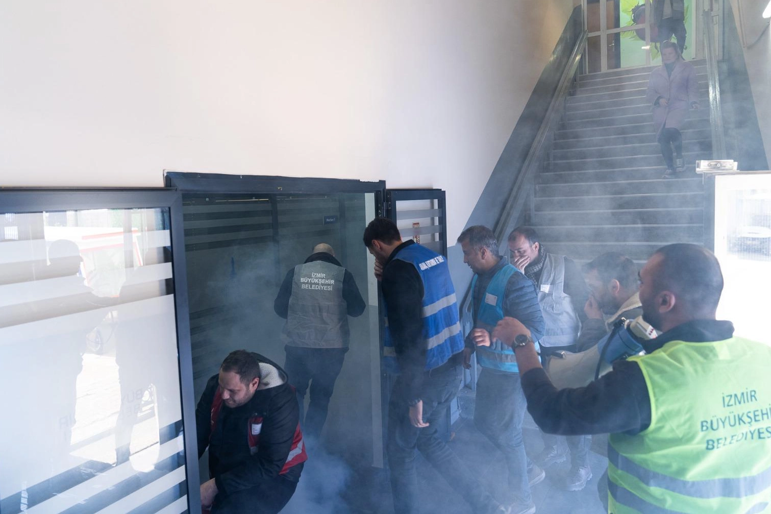 İzmir B&uuml;y&uuml;kşehir personeli afetlere hazırlandı