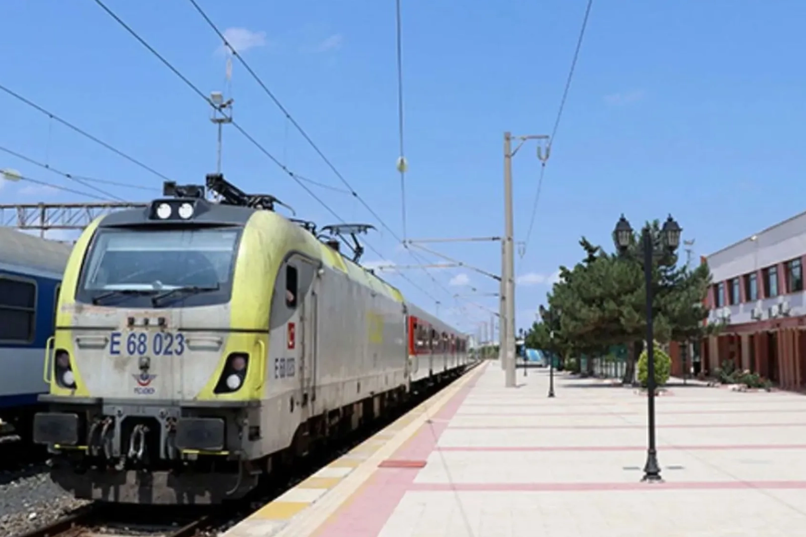 Edirne-Halkalı b&ouml;lgesel tren seferleri iki g&uuml;n iptal