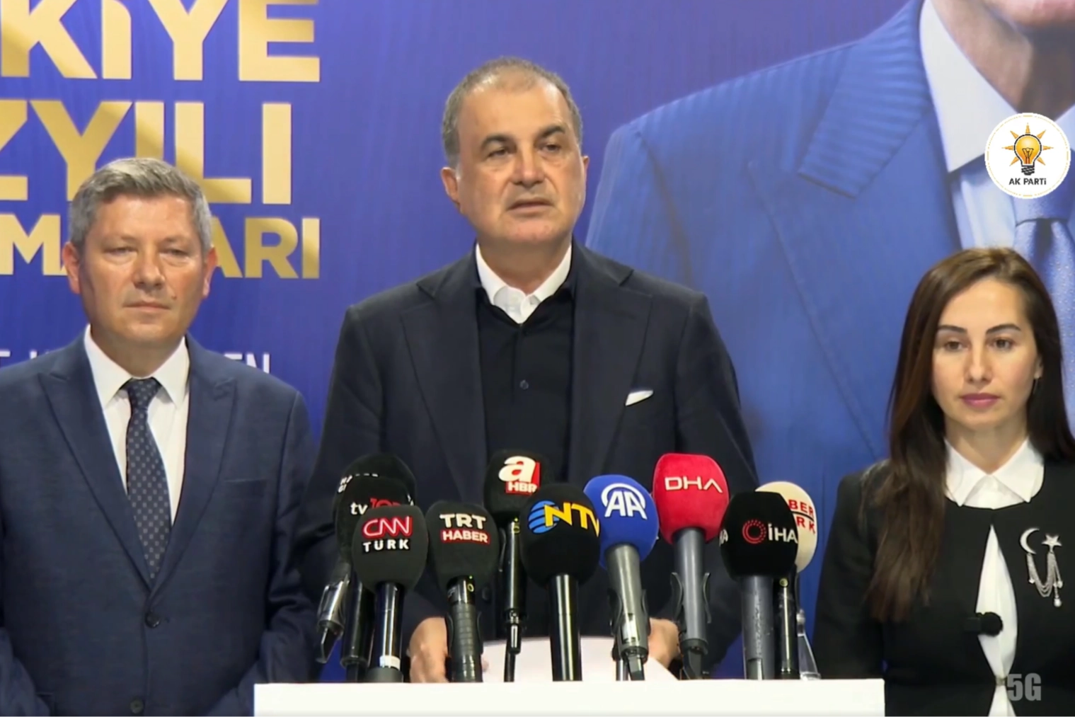 &Ouml;mer &Ccedil;elik: AK Parti&rsquo;yi millet kurdu, tabelasını biz astık