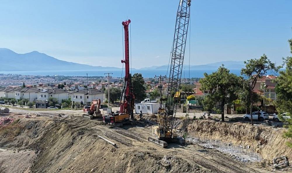 Başkan &Ccedil;er&ccedil;ioğlu'ndan Kuşadası'nda Yol Yenileme ve G&uuml;&ccedil;lendirme &Ccedil;alışması