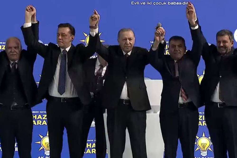 AK Parti Eskişehir adaylarını a&ccedil;ıkladı