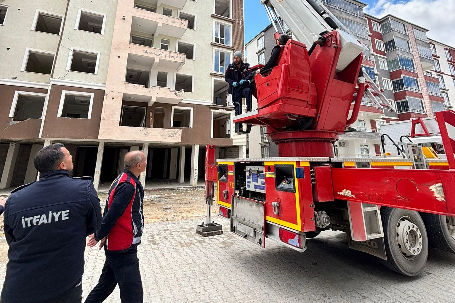 Kocaeli İtfaiyesi, tecr&uuml;besini Besni İtfaiyesi ile paylaştı